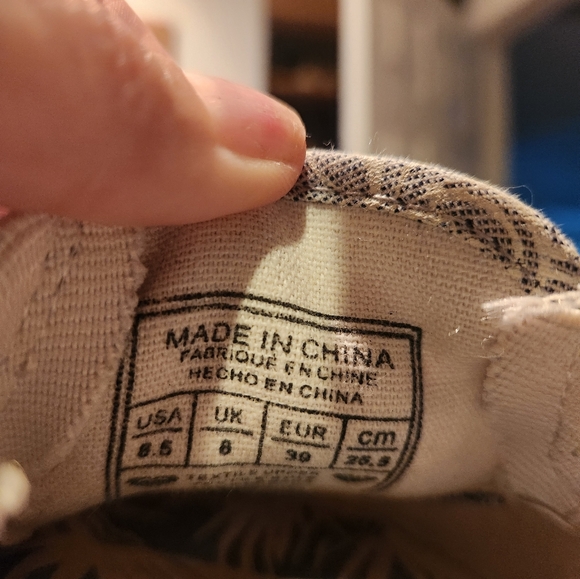 Roxy Minnow Slip-On Shoes - Picture 5 of 7